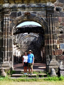 140104 Lucky and Rose at San Blas church ruin