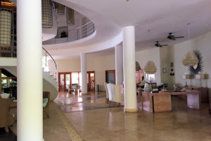 150621 Puerto Bahia lobby