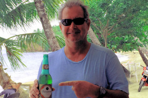 150623 Grande cerveza at Playa del Valle